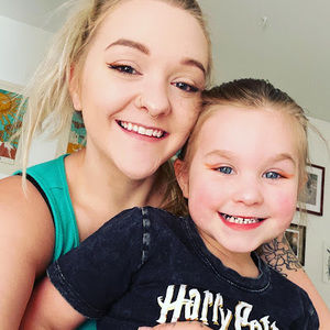 Meet your Posher, Hannah